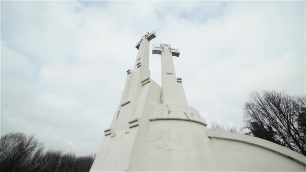 Monumento a las Tres Cruces en Vilna, Lituania. 4 disparos en una secuencia, pan
 - Imágenes, Vídeo