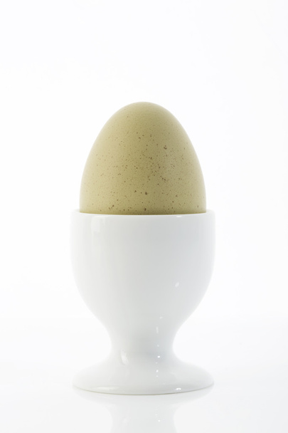 Πράσινο αυγό από μια κότα araucana - Φωτογραφία, εικόνα