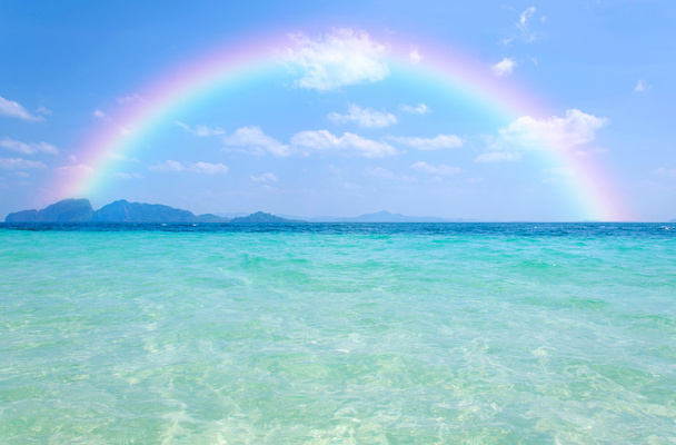 Színes rainbow át a Tropical beach, az Andamán-tengerre, Thaiföld - Fotó, kép
