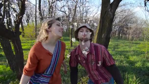 A jaunt is in a spring garden - Footage, Video