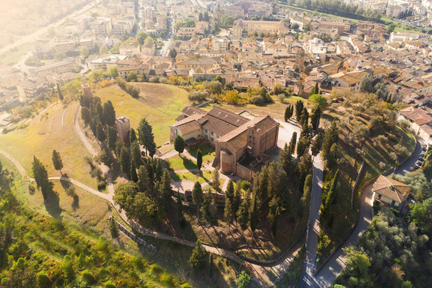 close up aerial view of the town of castelfiorentino tuscany - Zdjęcie, obraz