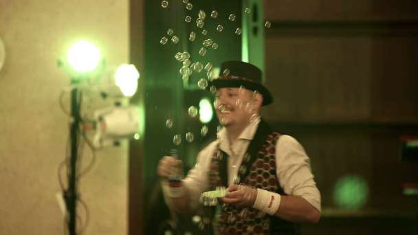 Bubble show at the festival. - Footage, Video