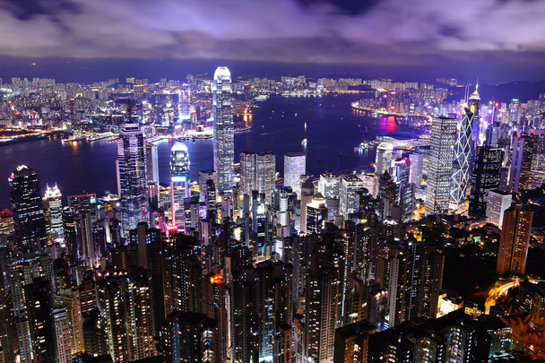 Grattacielo di notte a Hong Kong
 - Foto, immagini
