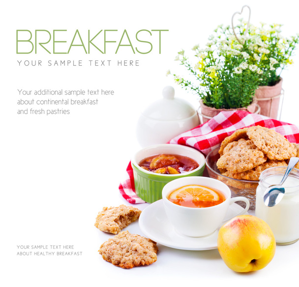 Desayuno con té y galletas frescas - Foto, Imagen