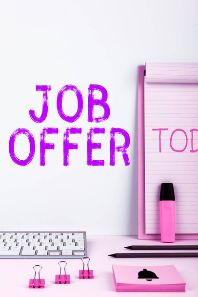 Writing displaying text Job Offer, Business overview A peron or company that gives opurtunity for ones employment - Photo, Image