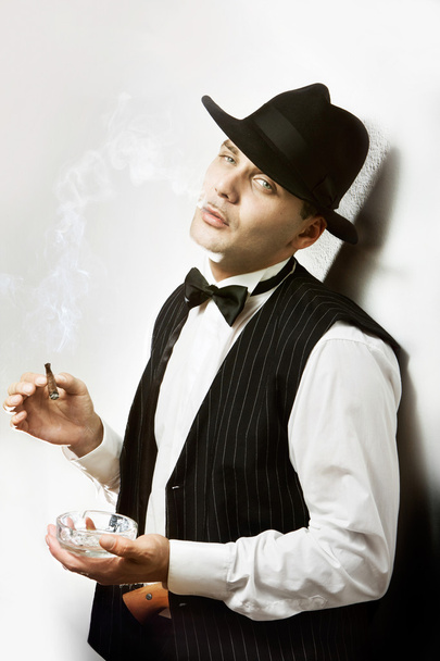 Гангстер с сигарой
 - Фото, изображение