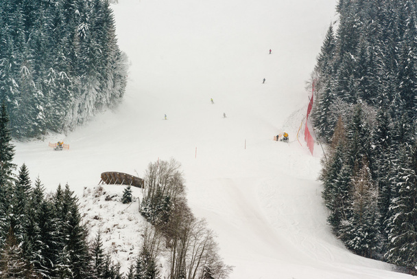 declive de esqui
 - Foto, Imagem