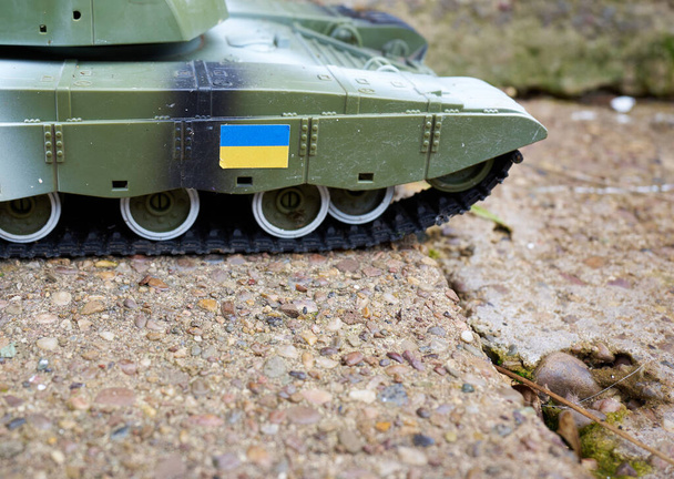 Main battle tank with Ukraine flag - Photo, Image