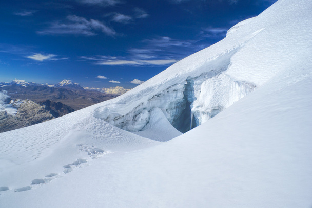Gletscherspalte auf huayna potosi - Foto, Bild