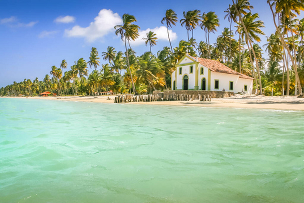Carneiros Beach and idyllic Chapel in Pernambuco, Northeastern Brazil, South America - Φωτογραφία, εικόνα
