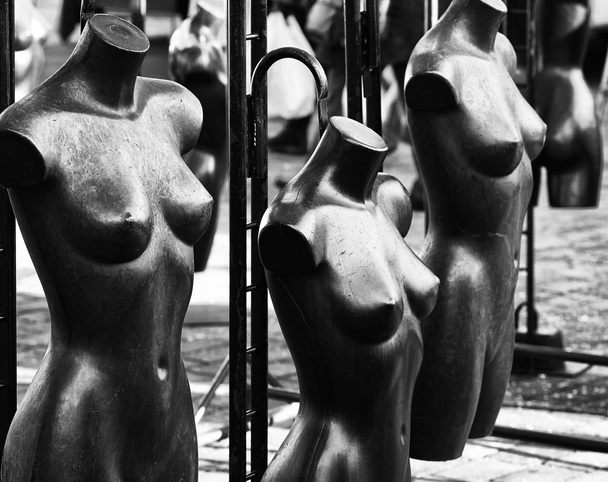 Naked mannequins in shop window - Photo, Image