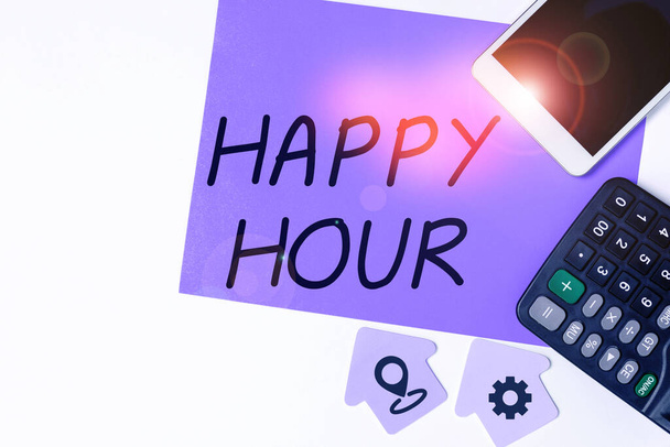 Hand writing sign Happy Hour, Word Written on Spending time for activities that makes you relax for a while - Zdjęcie, obraz