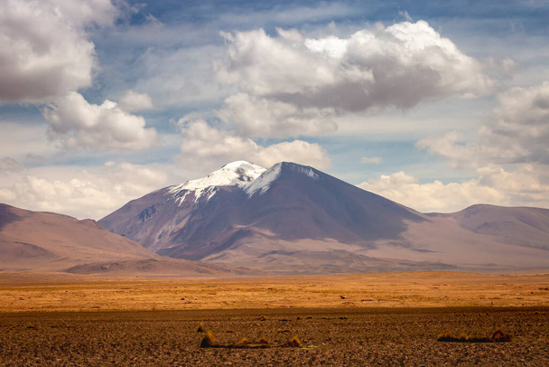 Volcanic landscape in Bolivian andes altiplano near Chilean atacama border, South America - Fotó, kép