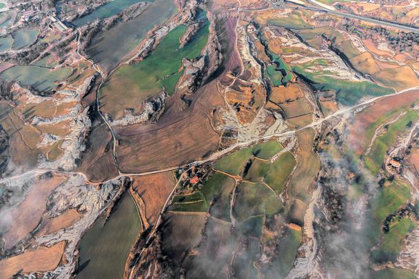 A mezőgazdasági területek légi rálátása La Garrotxa, Katalónia - Fotó, kép