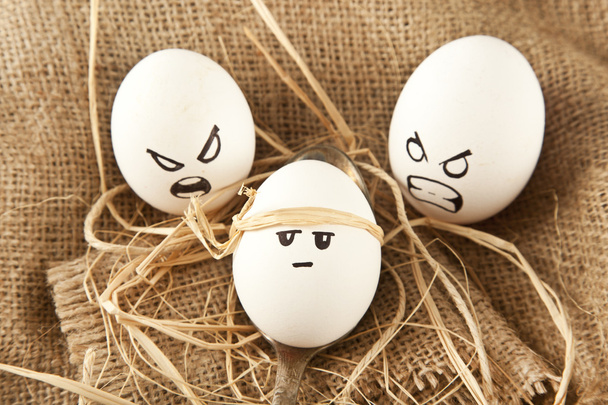 Яйца с человеческими характеристиками
 - Фото, изображение