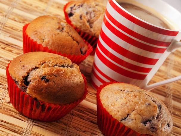 Berry muffins with coffee - Foto, imagen