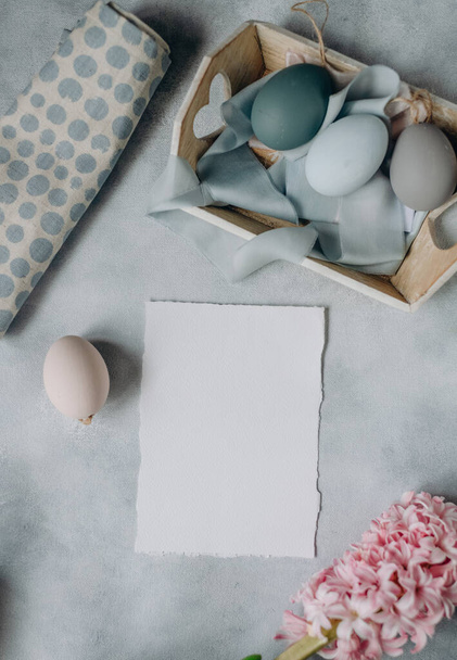 mockup postcard on an easter theme in pastel colors, mockup card on an easter background - Φωτογραφία, εικόνα