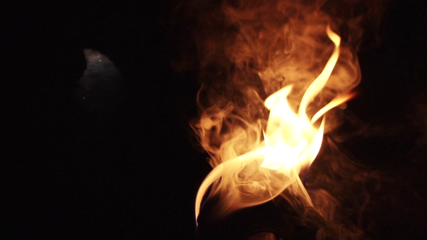 Факел в темноте
 - Кадры, видео