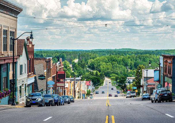 Small town Crystal Falls hilltop business district Northern Michigan - Foto, Imagem