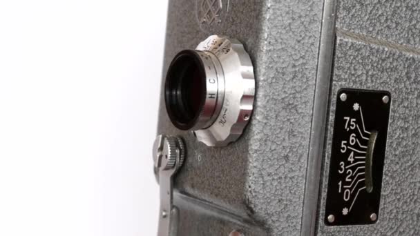 Παλιό χέρι που κατέχονται κύλινδρο φωτογραφική μηχανή ταινία 2 - Πλάνα, βίντεο