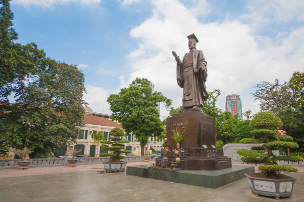 ly thai zur Statue im Park in der Nähe des Schwertsees in Hanoi, Vietnam - Foto, Bild