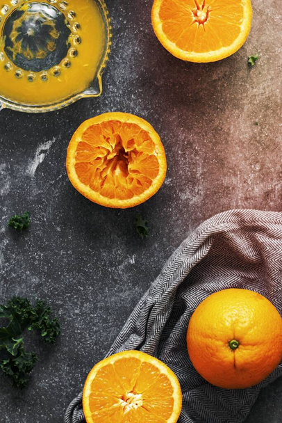 čerstvě vyrobené pomerančová šťáva - Fotografie, Obrázek