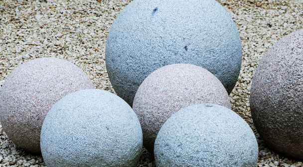 bolas de pedra
 - Foto, Imagem