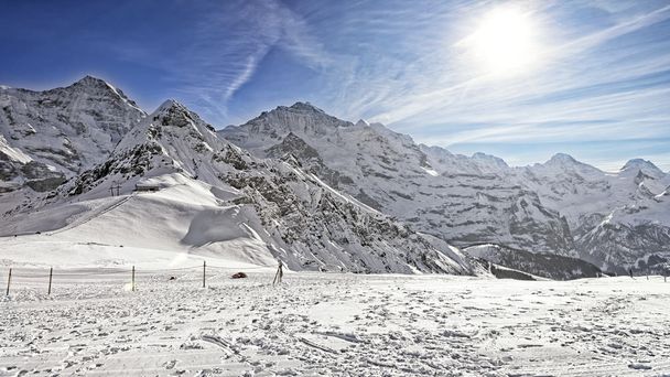 Tschuggen, Monch en Jungfrau alpine pieken - Foto, afbeelding