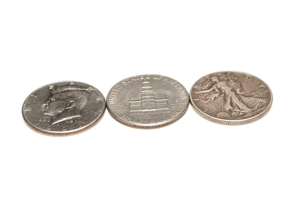 Měna a peníze, mince na bílém pozadí - Fotografie, Obrázek