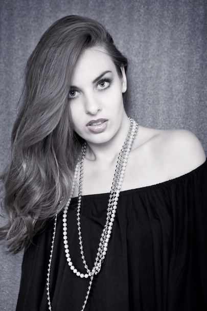 Sexy fashion woman with pearls - Foto, Imagen