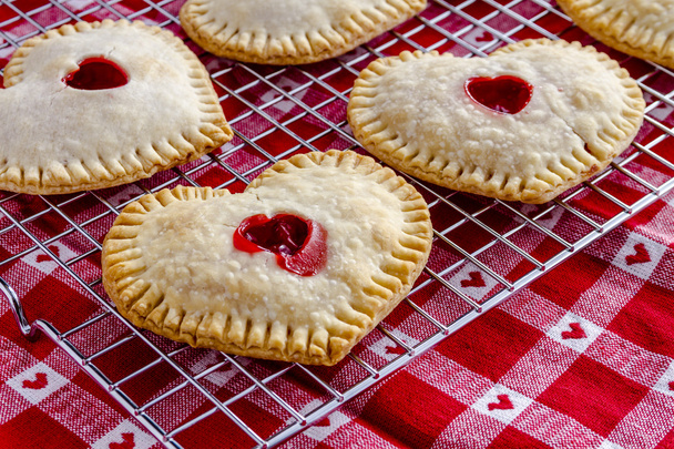 Heart Shaped Cherry Hand Pies - Фото, зображення