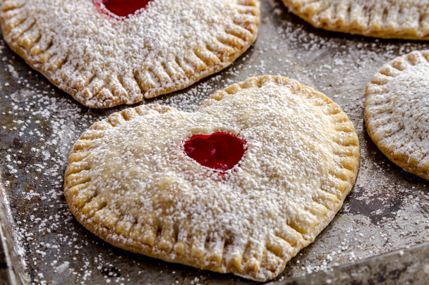 Heart Shaped Cherry Hand Pies - Foto, afbeelding