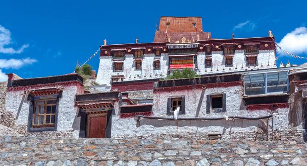 The Buddhist Kumbum chorten in Gyantse in the Pelkor Chode Monastery - Tibet Autonomous Region of China - Foto, afbeelding