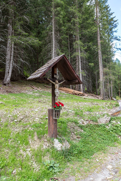 Ξύλινος σταυρός Val Venosta, South Tyrol Ιταλία - Φωτογραφία, εικόνα