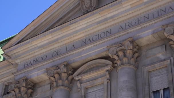 Arjantin Ulusal Bankası binası. Arjantin ekonomisi, kriz, enflasyon, bütçe kavramı. Yüksek kaliteli FullHD görüntüler - Video, Çekim