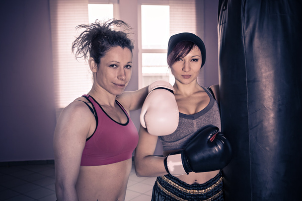 Боксеры в спортзале
 - Фото, изображение