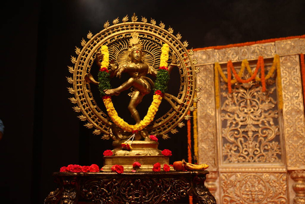 Памятник Натараджу Богу на сцене - Фото, изображение
