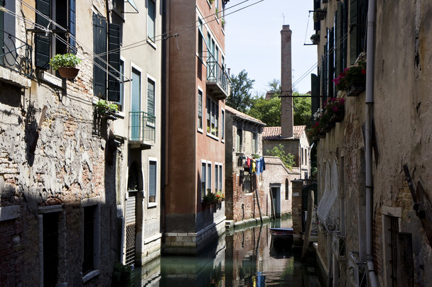 Rakennukset kanavalla Venetsiassa
 - Valokuva, kuva
