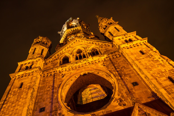 Kościół Pamięci Cesarza Wilhelma w nocy - Zdjęcie, obraz