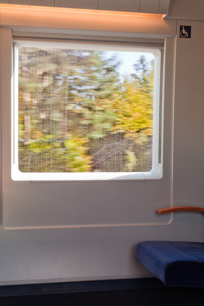 No interior do comboio de alta velocidade
 - Foto, Imagem
