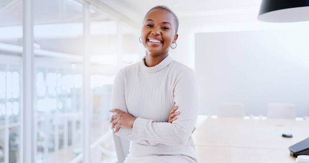 Happy, face and black woman in office building for business management, leadership and vision. Portrait, arms crossed and professional young female in startup agency for success, smile and motivation. - Foto, Imagem