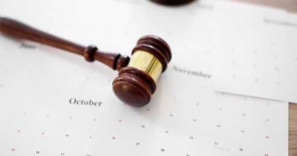 Gavel and calendar yearly calendar reminder of court or auction. Waiting for judgment - Footage, Video