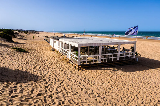La Barrosa plajı, sular çekildiğinde, Sancti Petri, Chiclana de la Frontera, Cadiz, İspanya - Fotoğraf, Görsel