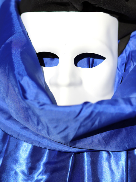 masque blanc et robe bleue en venise
 - Photo, image