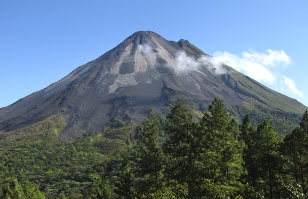 Arenal tulivuori Costa Ricassa - Valokuva, kuva