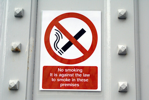 Rauchverbotsschild. Zeichen. nicht rauchen - Foto, Bild