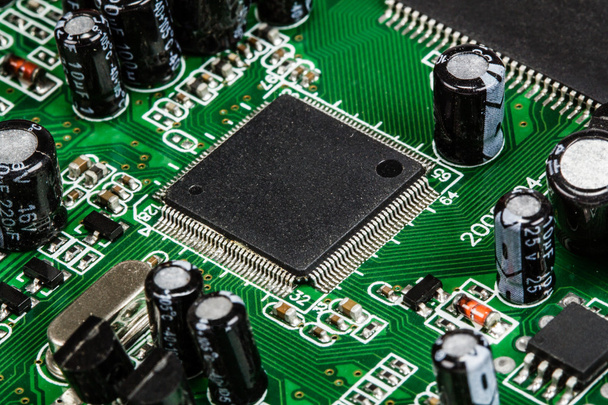 Elektronická deska s komponenty čip a rádio - Fotografie, Obrázek