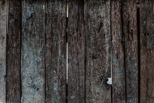 Valla de madera con tablas con pintura pelada - Foto, imagen