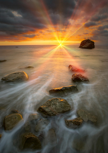 Hermosa puesta de sol mar
 - Foto, Imagen