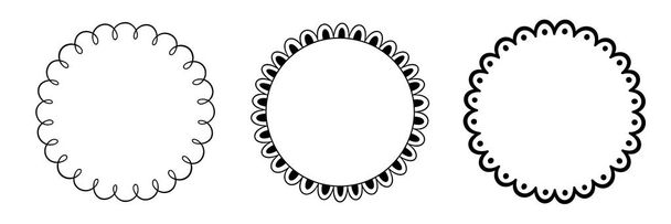 Doodle circle scalloped frame. Hand drawn scalloped edge ellipse shape. Simple round label form. Flower silhouette lace frame. Vector illustration isolated on white background. - Vector, imagen